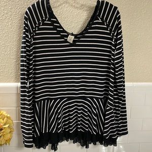 Free people We the Free Black/ White sweater . NEW without tags